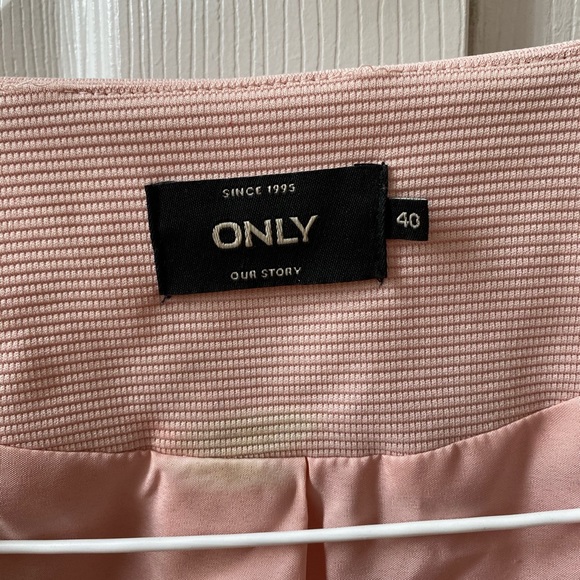 Pink Jacket - Picture 2 of 4